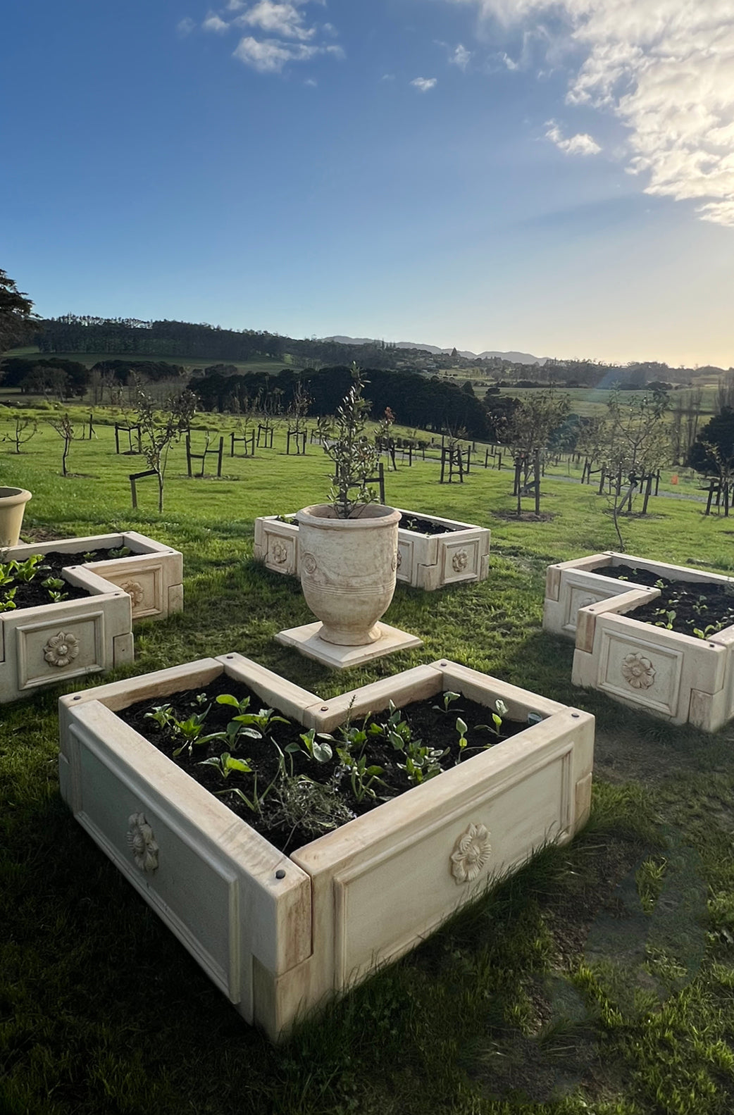 The Faraway Garden Chateau Garden Surround is an elegant, practical and lasting raised garden surround with floral motif on the sides. This impressive surround is interlocking and is designed to form multiple shapes - from rectangles to squares, L-shaped or reverse - the perfect surround to create a garden parterre. Each piece comes with a galvanised steel joiner.