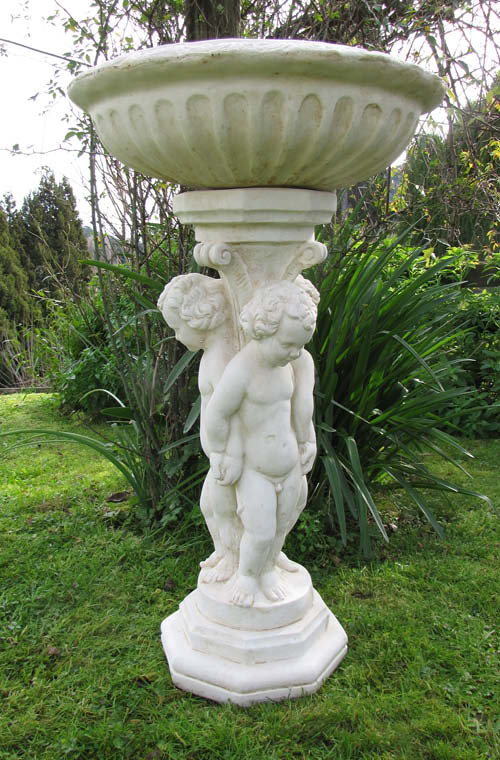 Faraway Garden Amores Bird Bath