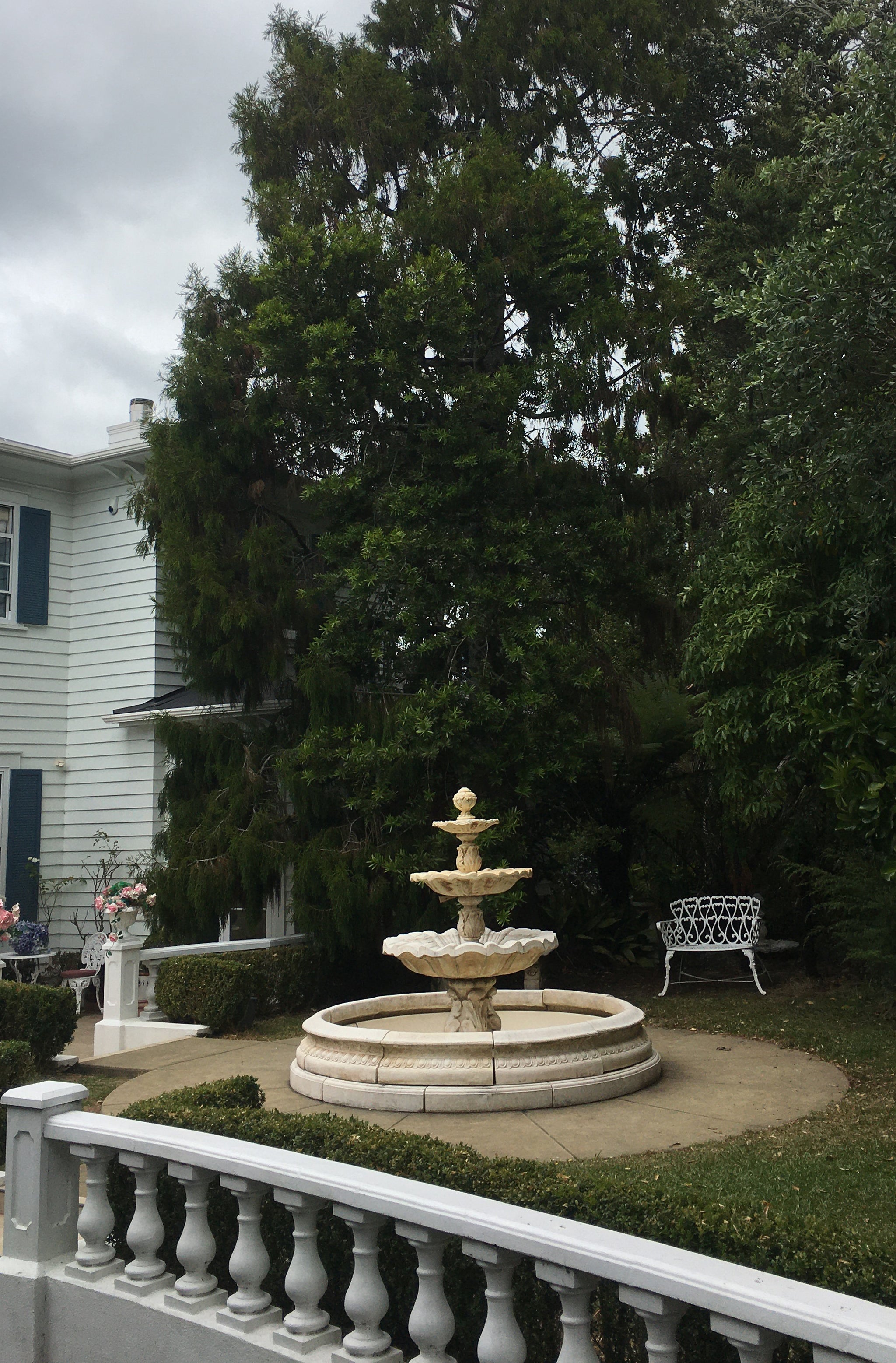 Faraway Garden Acanthus Fountain