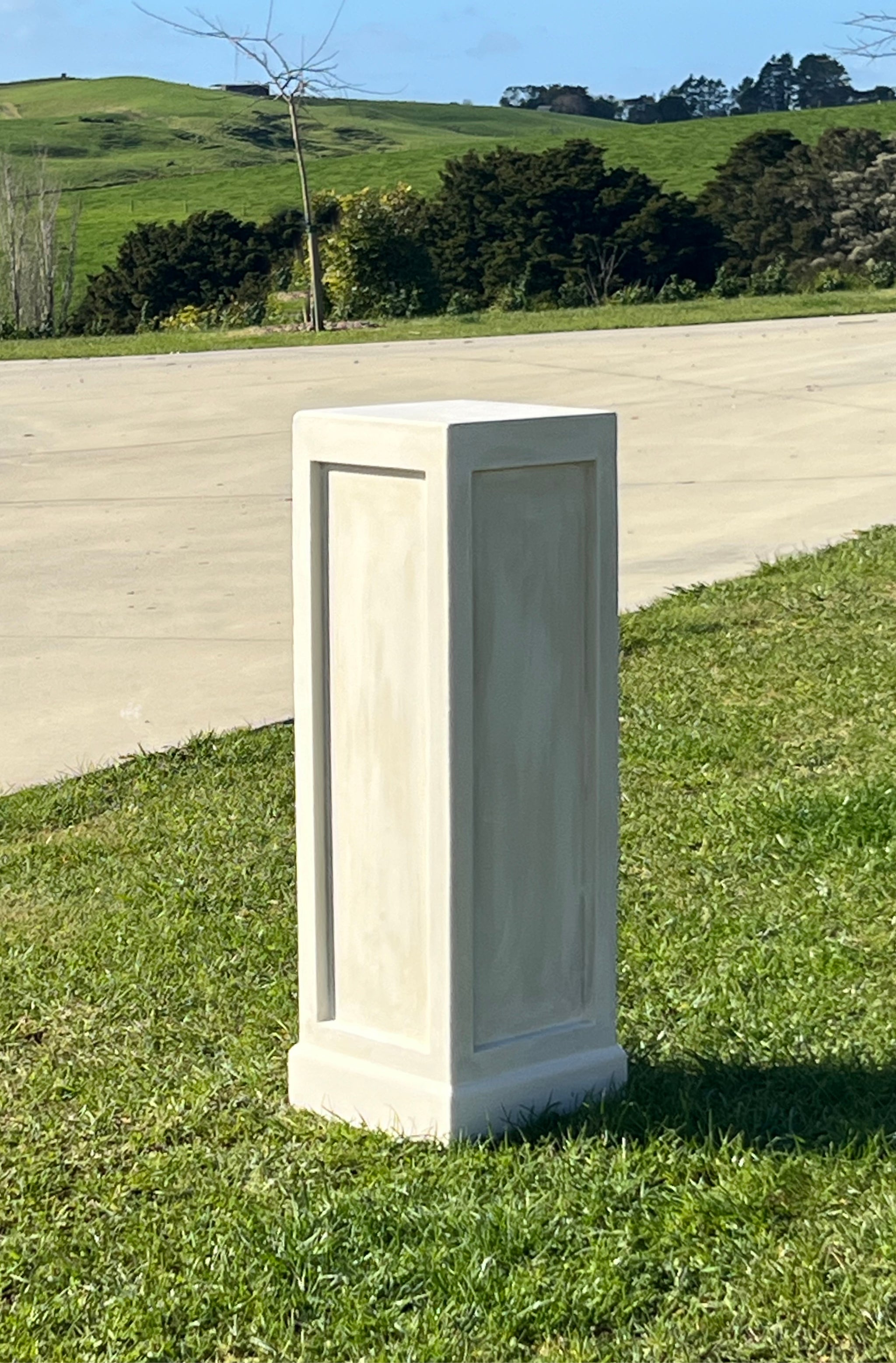 Faraway Garden Eliot Pedestal