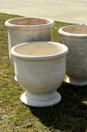 Faraway Garden Modenza Urn