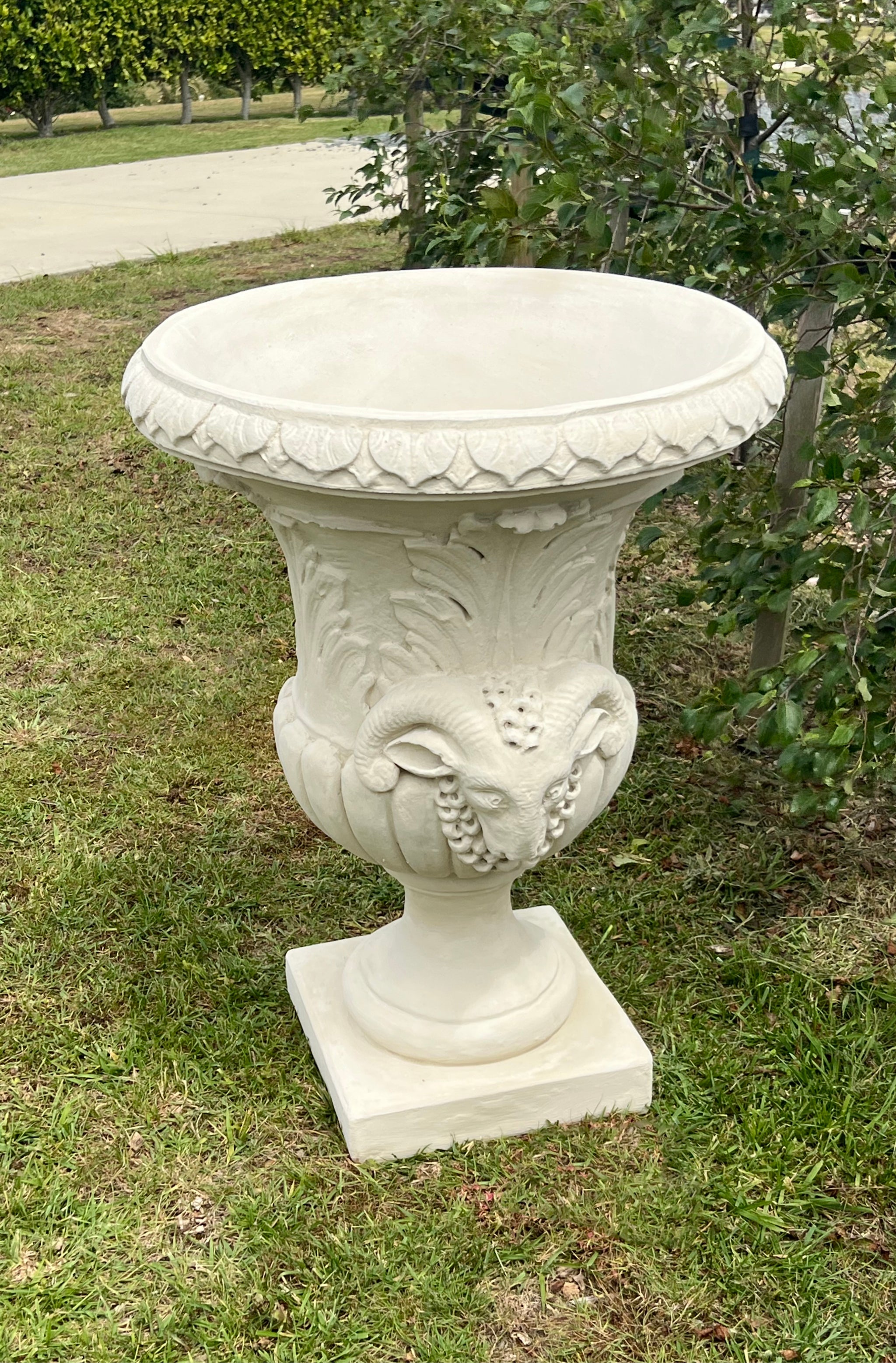 Faraway Garden Ovid Urn