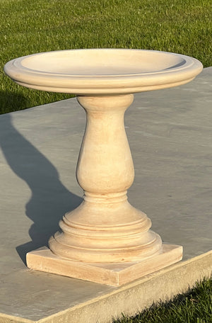 The Faraway Garden Somerset Bird Bath is a classically proportioned pedestal bird bath with linear detailing and a beautiful showpiece for any garden setting; whether in a more formal rose garden or nestled in a rambling herbaceous border. Shown in our sepia colour for an aged effect.