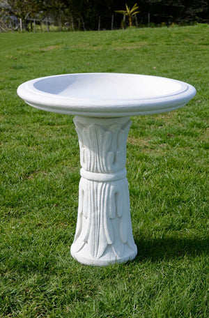 This impressively, elegant bird bath with its distinctive pedestal with its petal design and generous bowl is a beautiful showpiece in any garden setting. Choose our Iris Bird Bath for a more formal rose garden, at the end of the lawn; to a position nestled in a rambling herbaceous border. Looks great with a sepia wash for an aged effect.