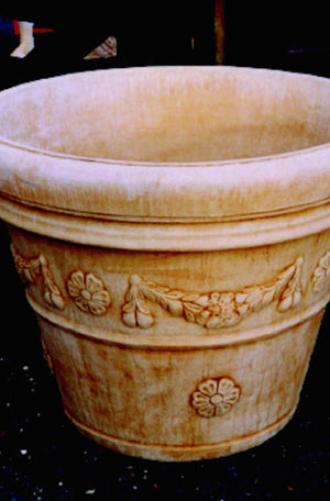 Faraway Garden Mondo Pot